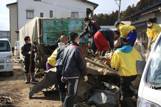 Volunteer / Clearance work of wastes