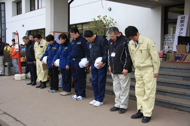 Inspection / The former prime minister, Hatoyama