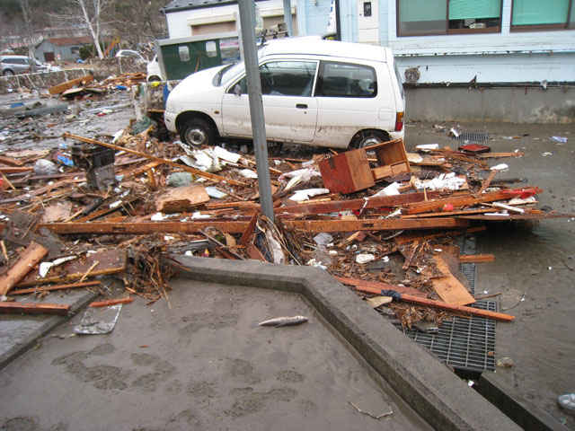 Orikasa area / Photograph of before and after earthquake / Yamada commerce and industry hall