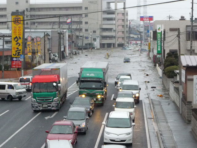 Tsunami / Evacuation 