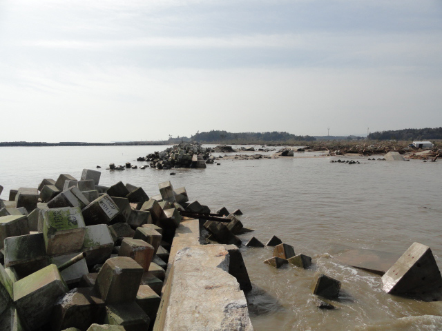 From the coast S1 embankment towards Isohama fishing port