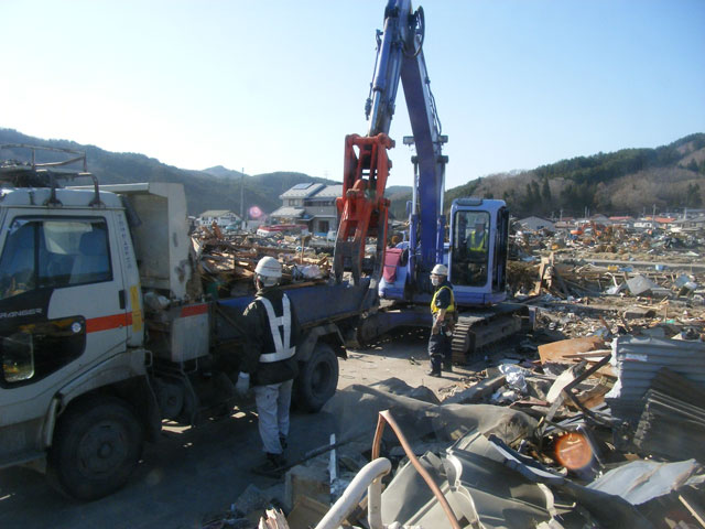 道路 がれき 撤去