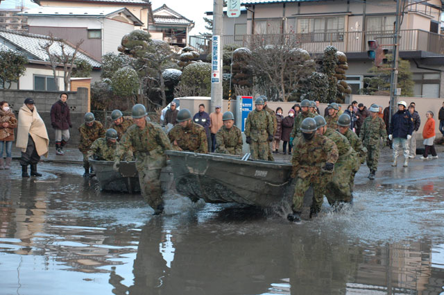 自衛隊 救助ボート