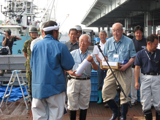 復興 カツオ一本釣船 初入港