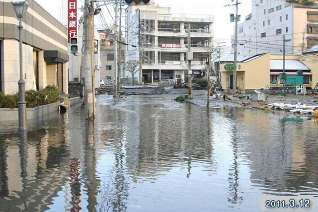 被災 本塩釜駅付近