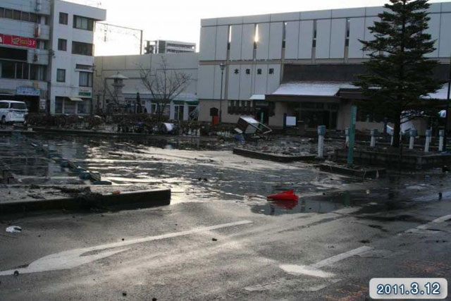 被災 本塩釜駅付近