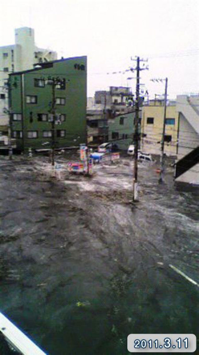 被災 本塩釜駅付近 津波