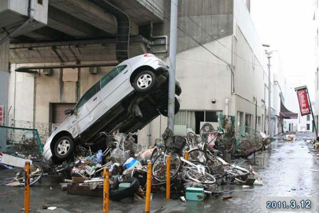 被災 本塩釜駅付近