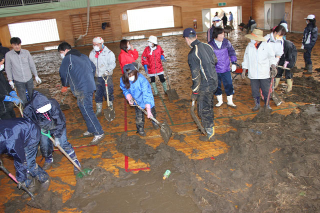 真野小学校 清掃活動