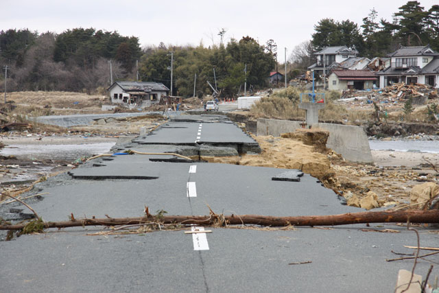 被災 今泉 道路 崩落