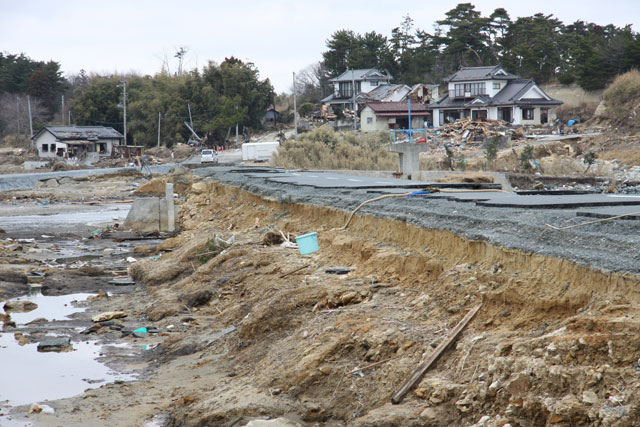 被災 今泉 道路 崩落