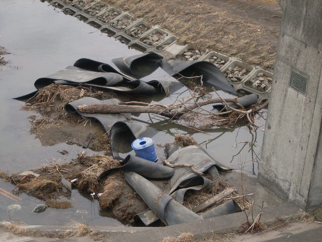 河川 