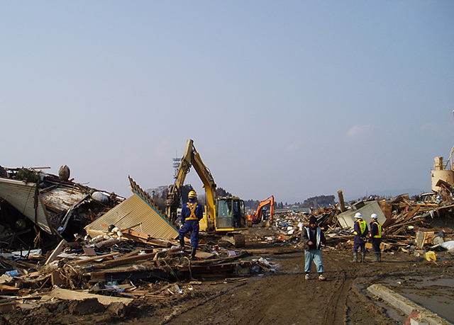 啓開 啓開作業中 気仙沼市R45号 国土交通省東北地方整備局資料 