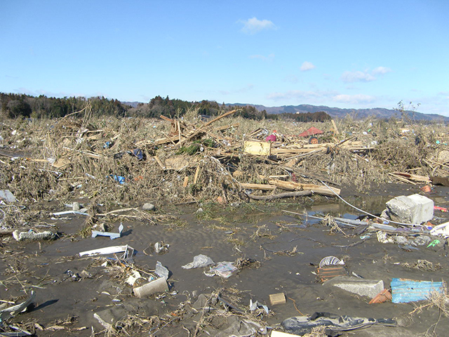 被災 県道38号 相馬亘理線 久根地内から北西方向  