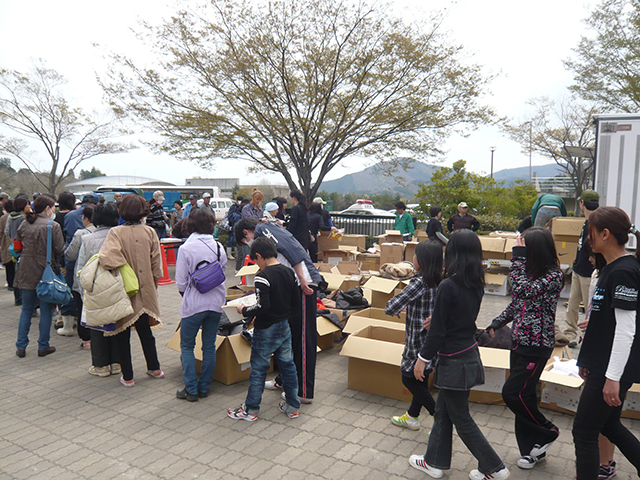 物資 ボランティア 総合体育館避難所  