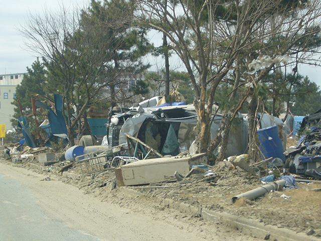 被災 湯沢川国 多賀城市 被災状況 がれき等