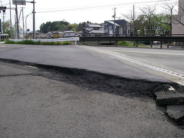 被災 前田川橋