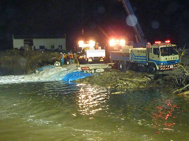 排水ポンプ 夜間作業