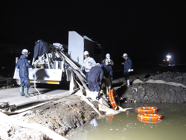 排水ポンプ 夜間作業